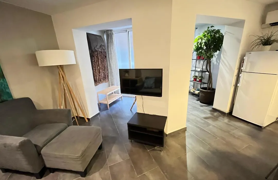 Gorgeous Apartment In Downtown-1
